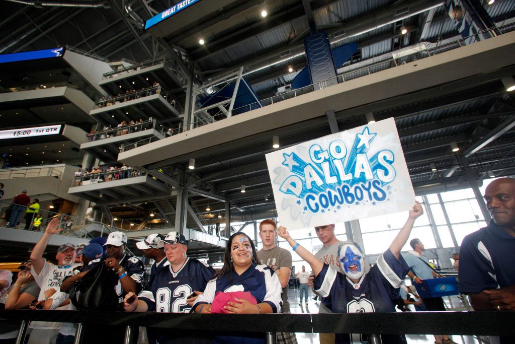 N.F.L. Teams Are Restricting Crowds. The Dallas Cowboys Want More