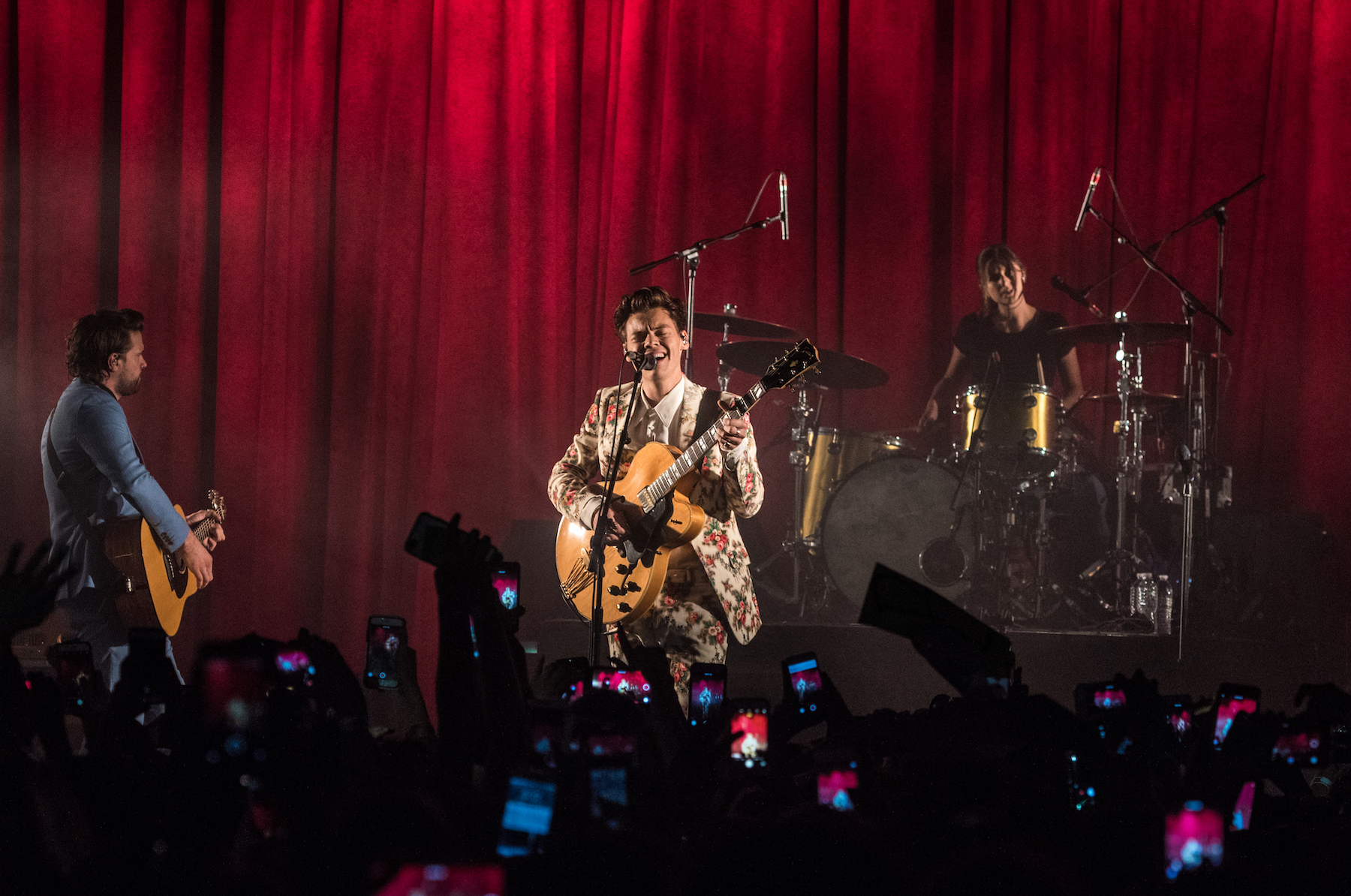 7 Iconic Live Harry Styles Moments - Ticketmaster Blog