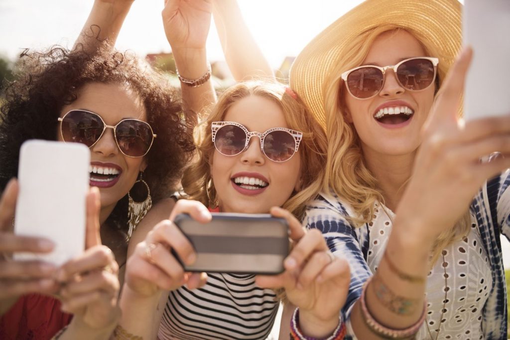 The Ultimate Sunglasses Guide for Outdoor Concerts & Music Festivals -  Ticketmaster Blog