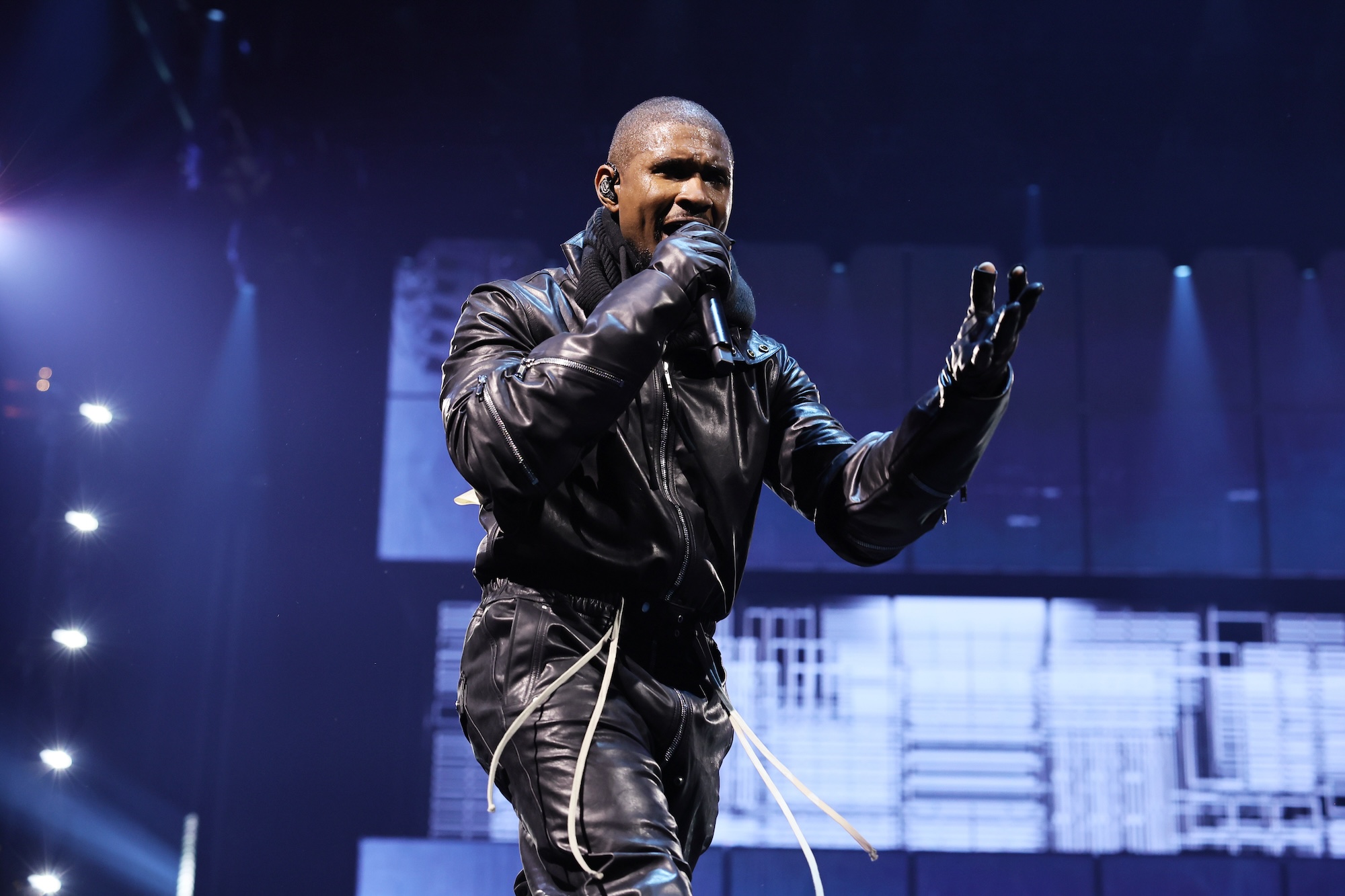 Get Set for USHER Setlist and Essential for the 2024 Tour